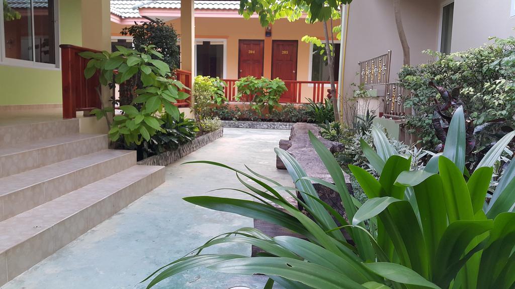 Ruen Narisra Resort Sukhothaï Extérieur photo
