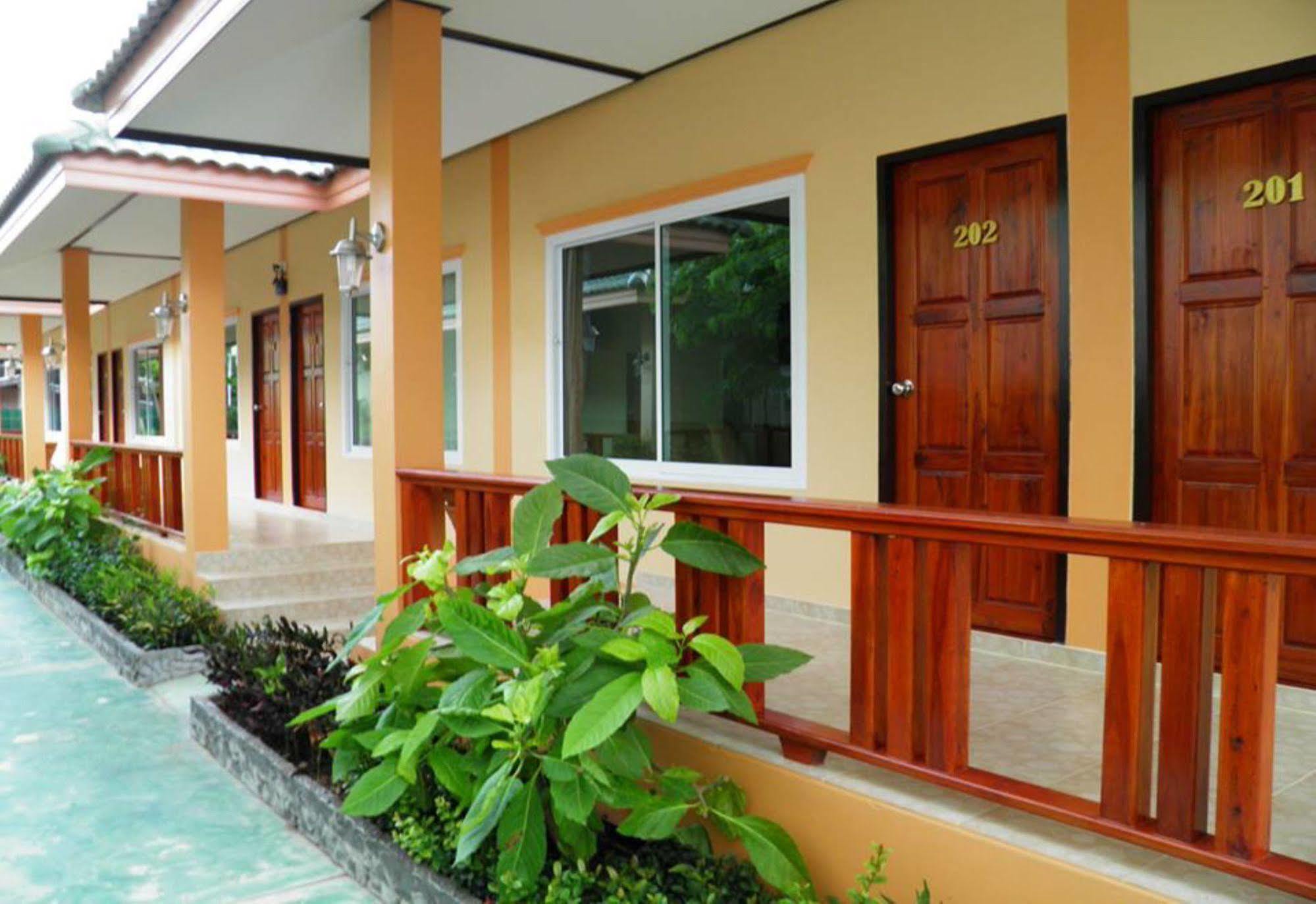 Ruen Narisra Resort Sukhothaï Extérieur photo