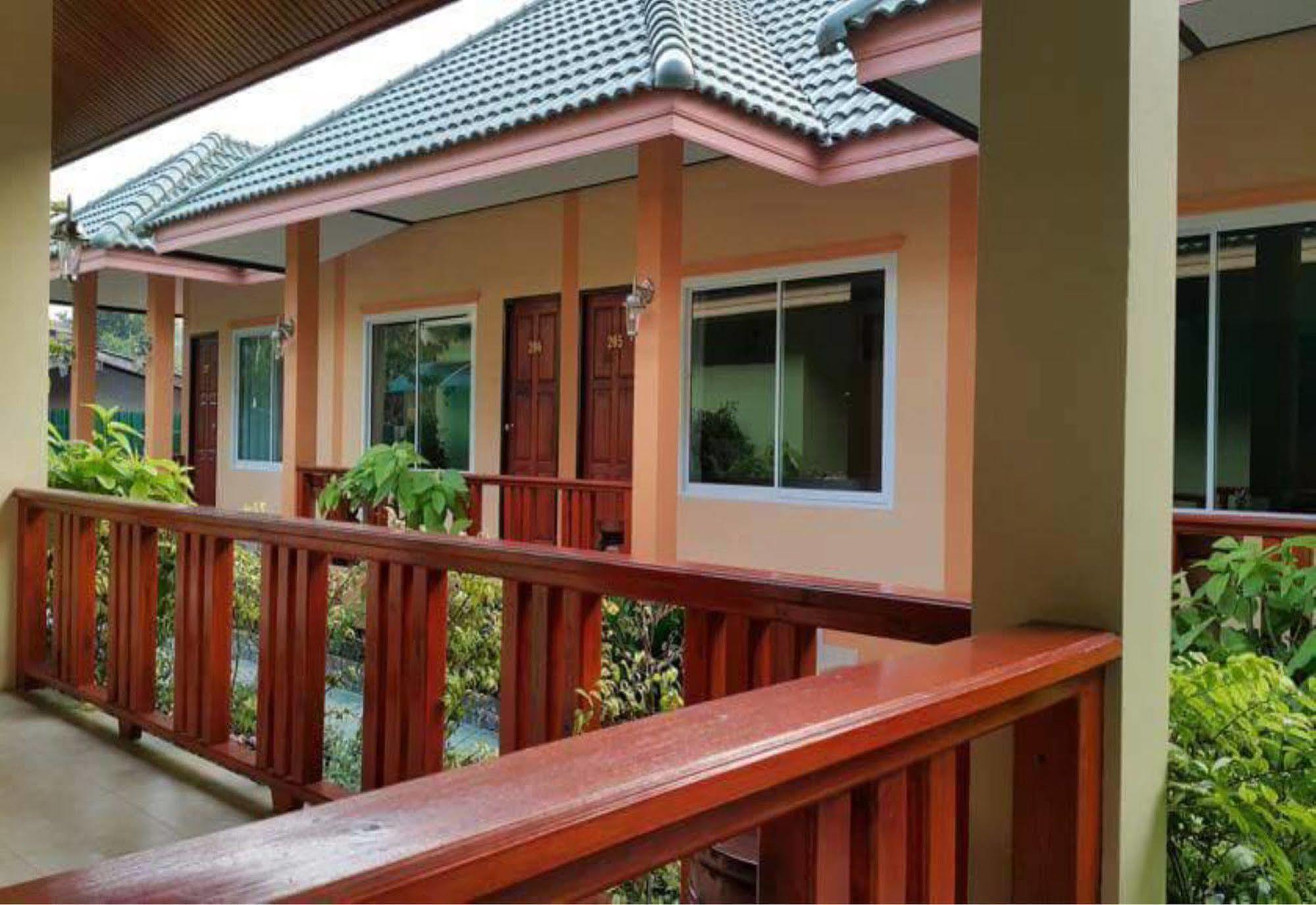 Ruen Narisra Resort Sukhothaï Extérieur photo